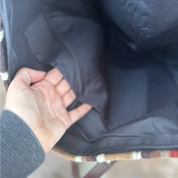 Southwestern Wool Hand Bag - Picture 4 of 5